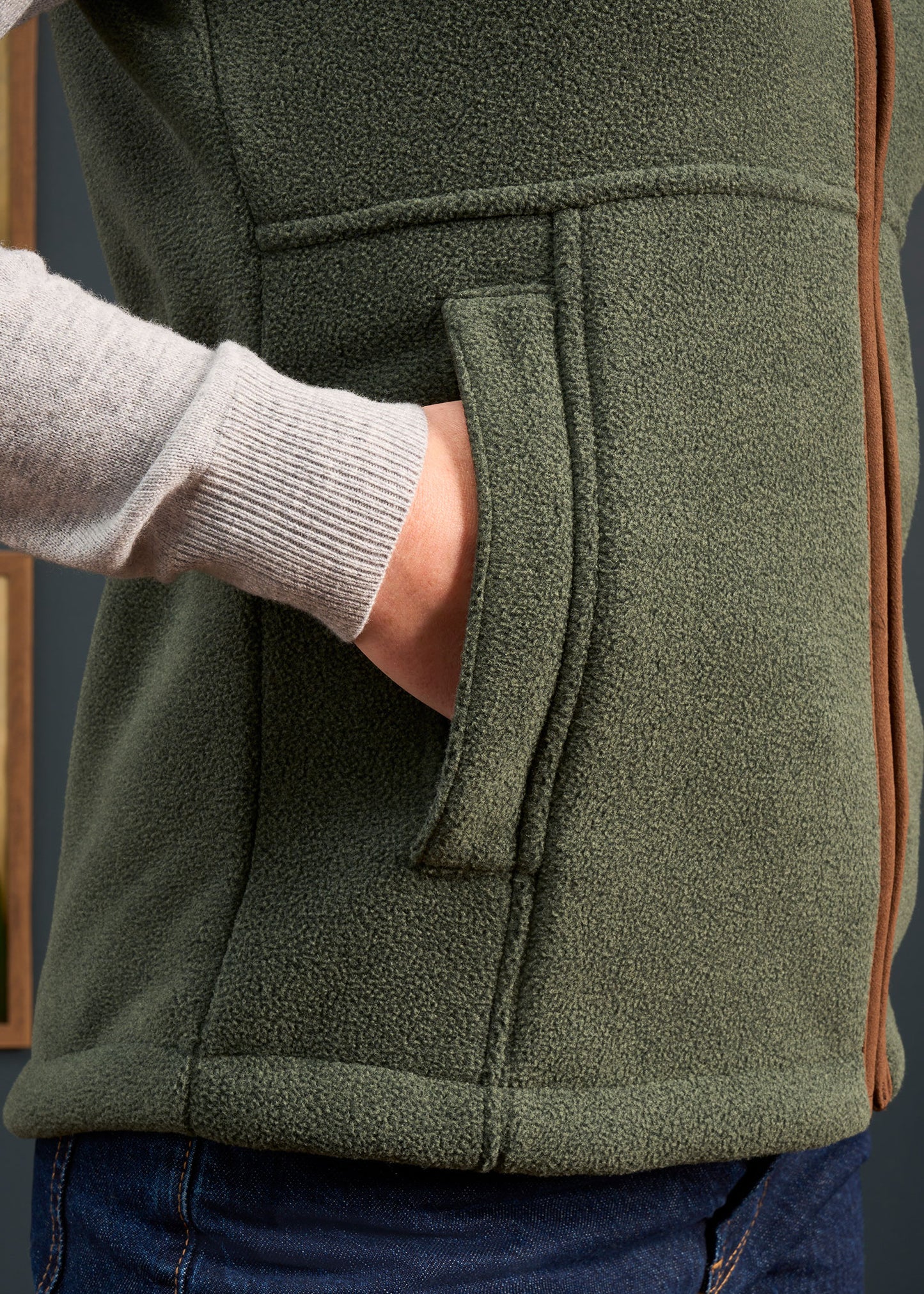 Aylsham Damen Fleece Gilet in Zedern-Grün - Normale Passform.