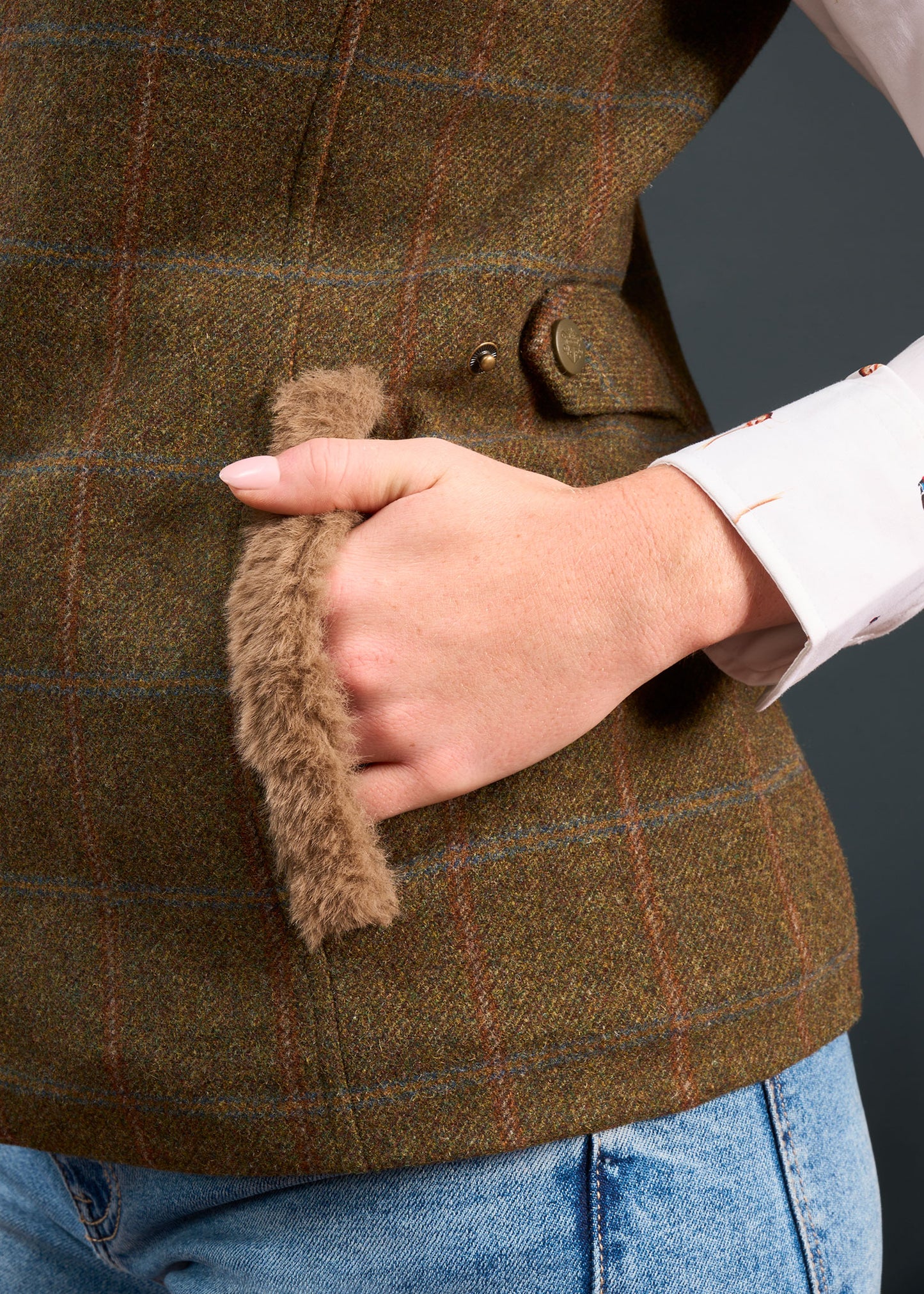 Combrook Ladies Tweed Gilet In Willow