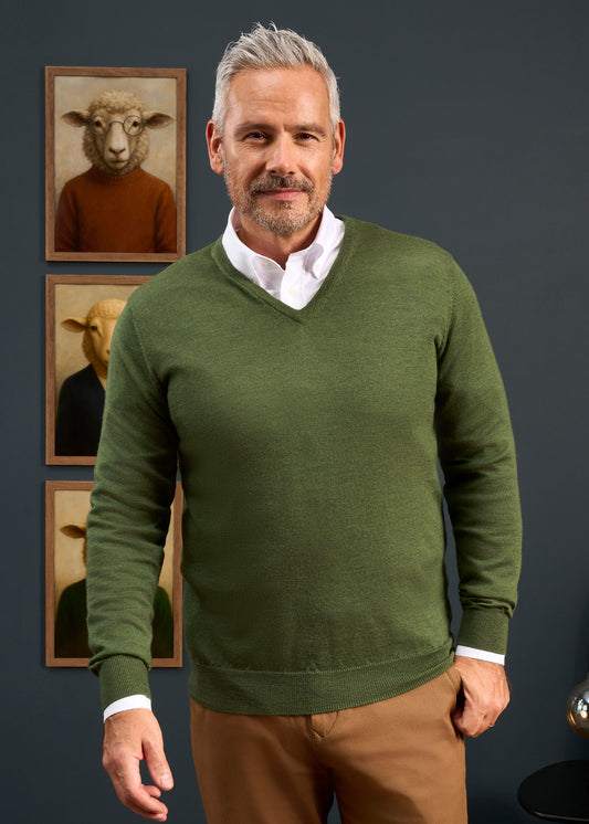 Millbreck Men's Merino Wool Jumper in Forest