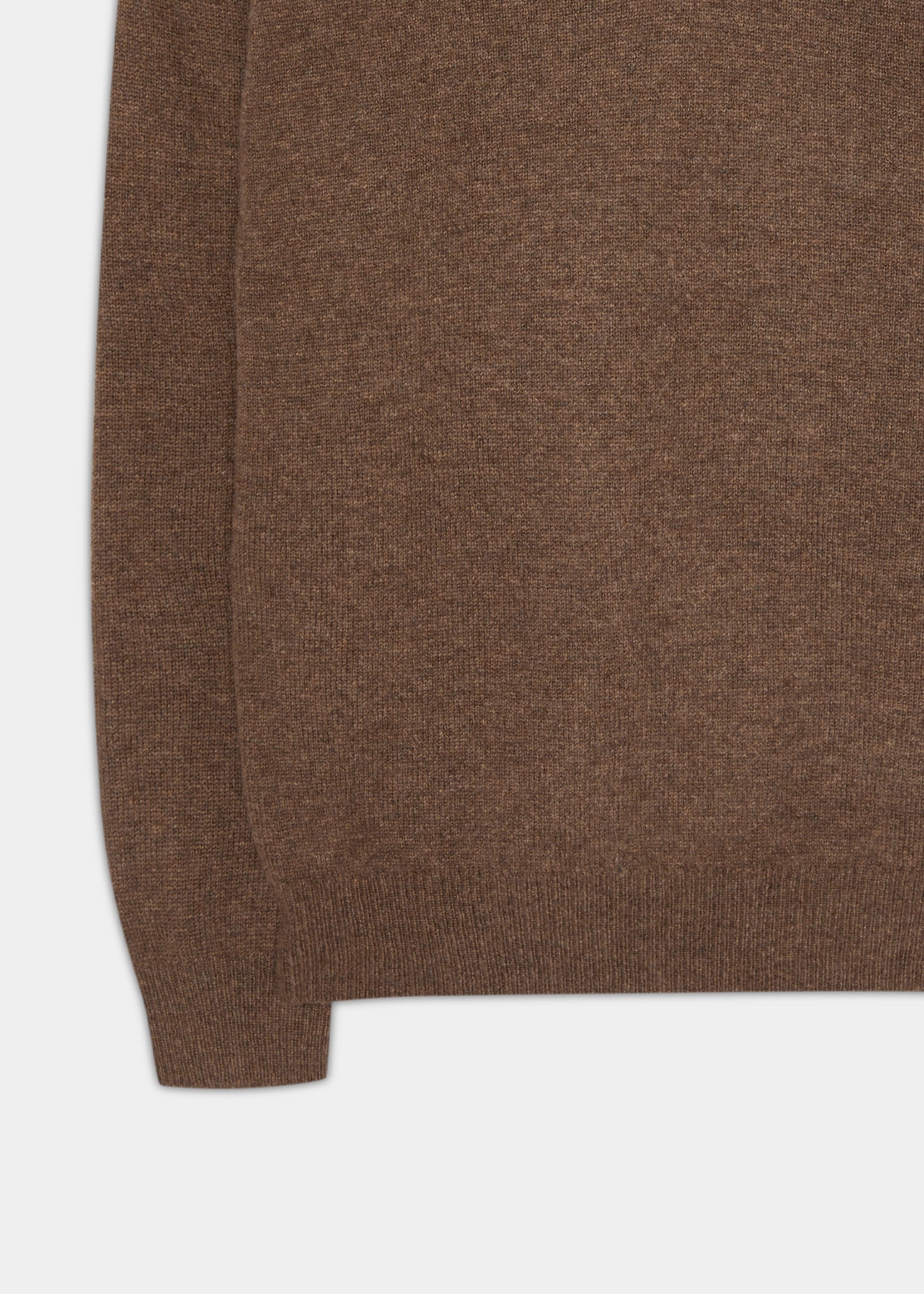 Kilsyth Herren-Lammwollpullover in Tabak – normale Passform