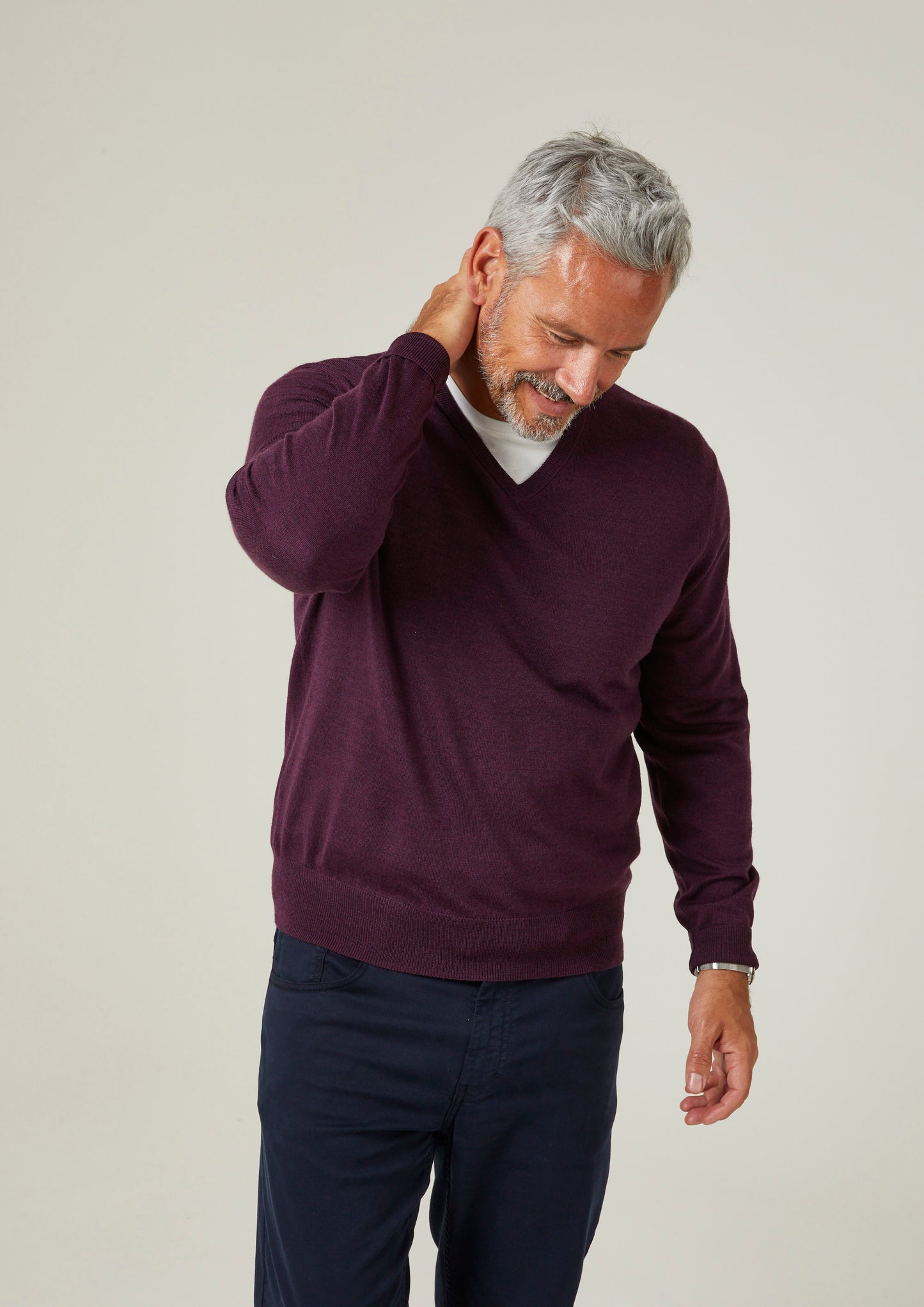 Millbreck-Merinowollpullover in schwarzer Traube – normale Passform