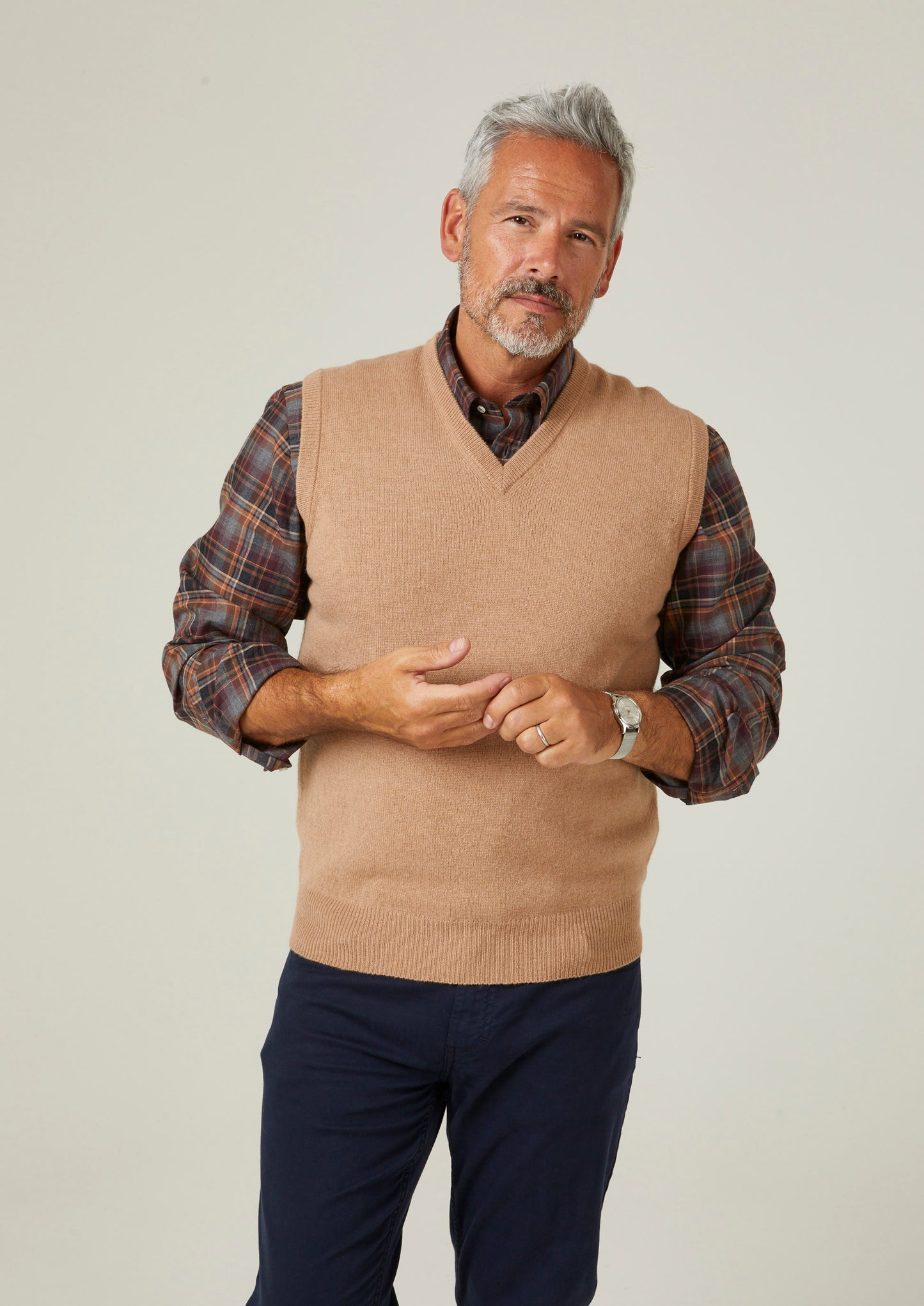 Pullover aus Norfolk-Lammwolle in Kamel – klassische Passform
