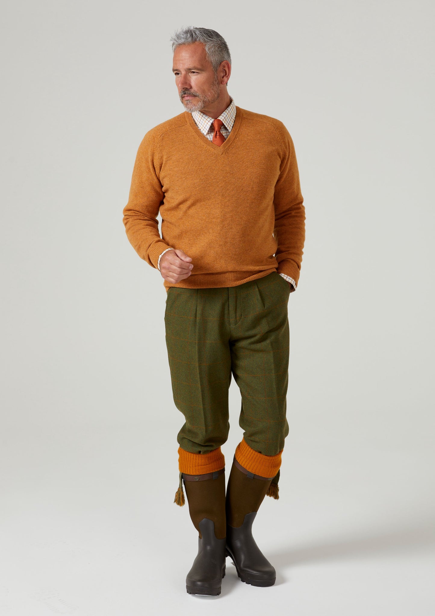 Streetly Herren-Pullover mit V-Ausschnitt in Gazelle – klassische Passform