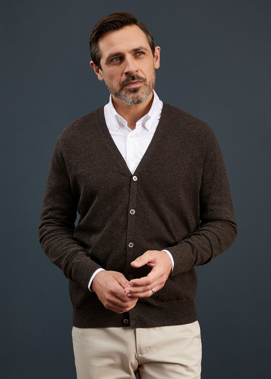 Men's Geelong Lambswool Cardigan in Chocolate