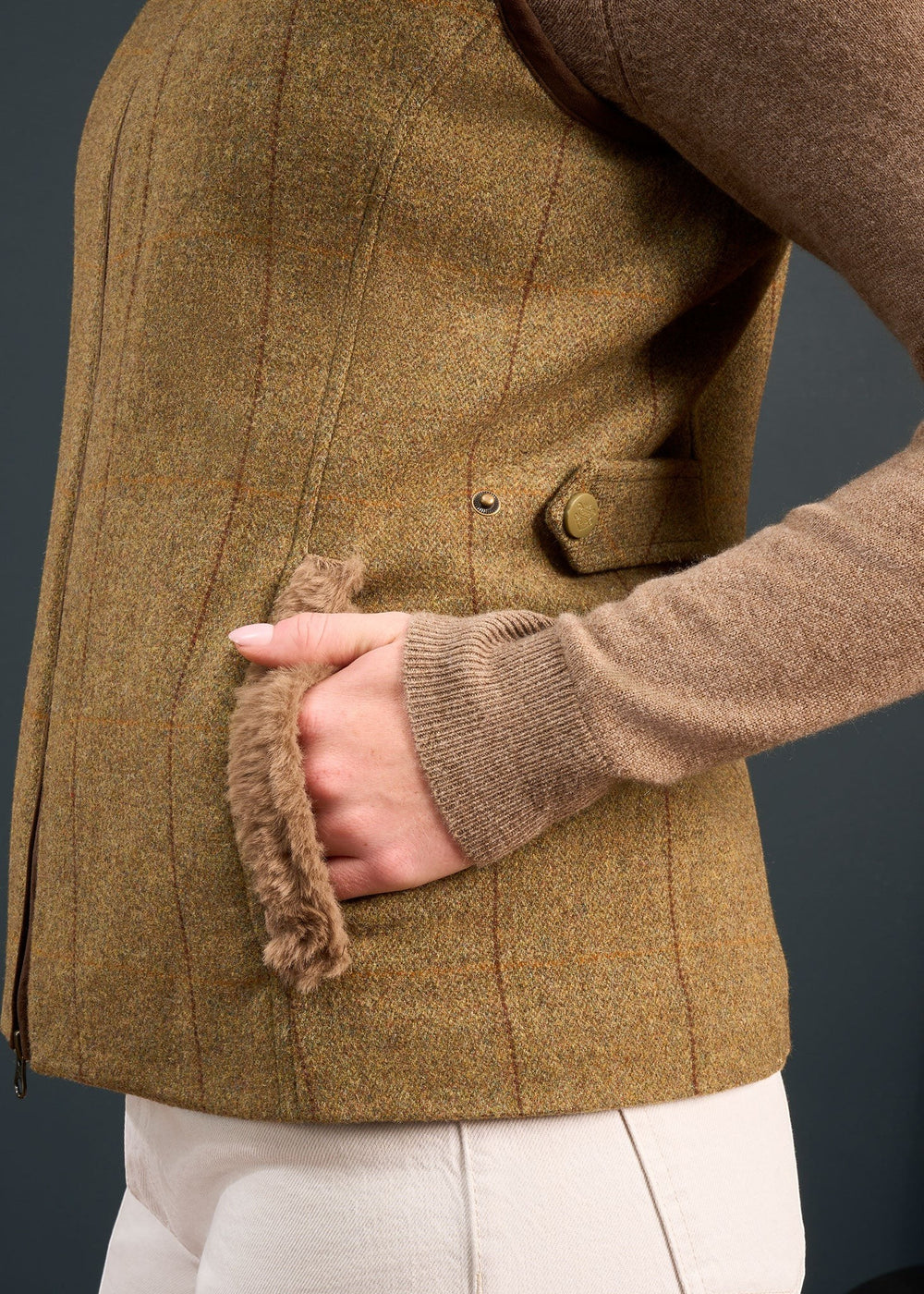 Combrook Ladies Tweed Gilet In Grove - Regular Fit
