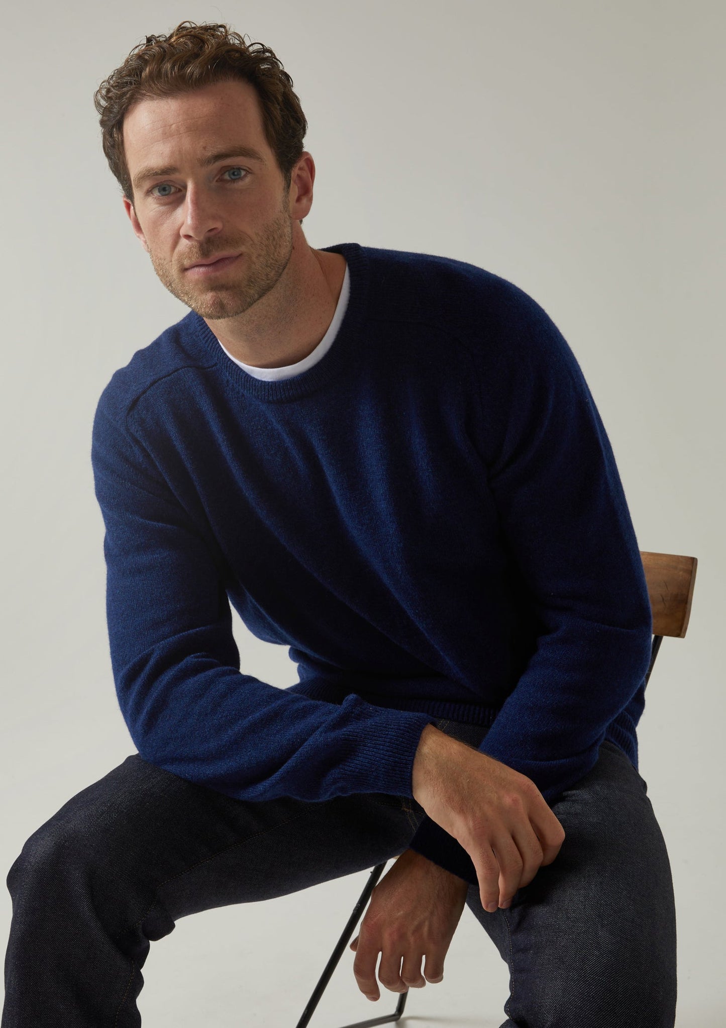 Dorset Herren-Lammwollpullover in Indigo – klassische Passform