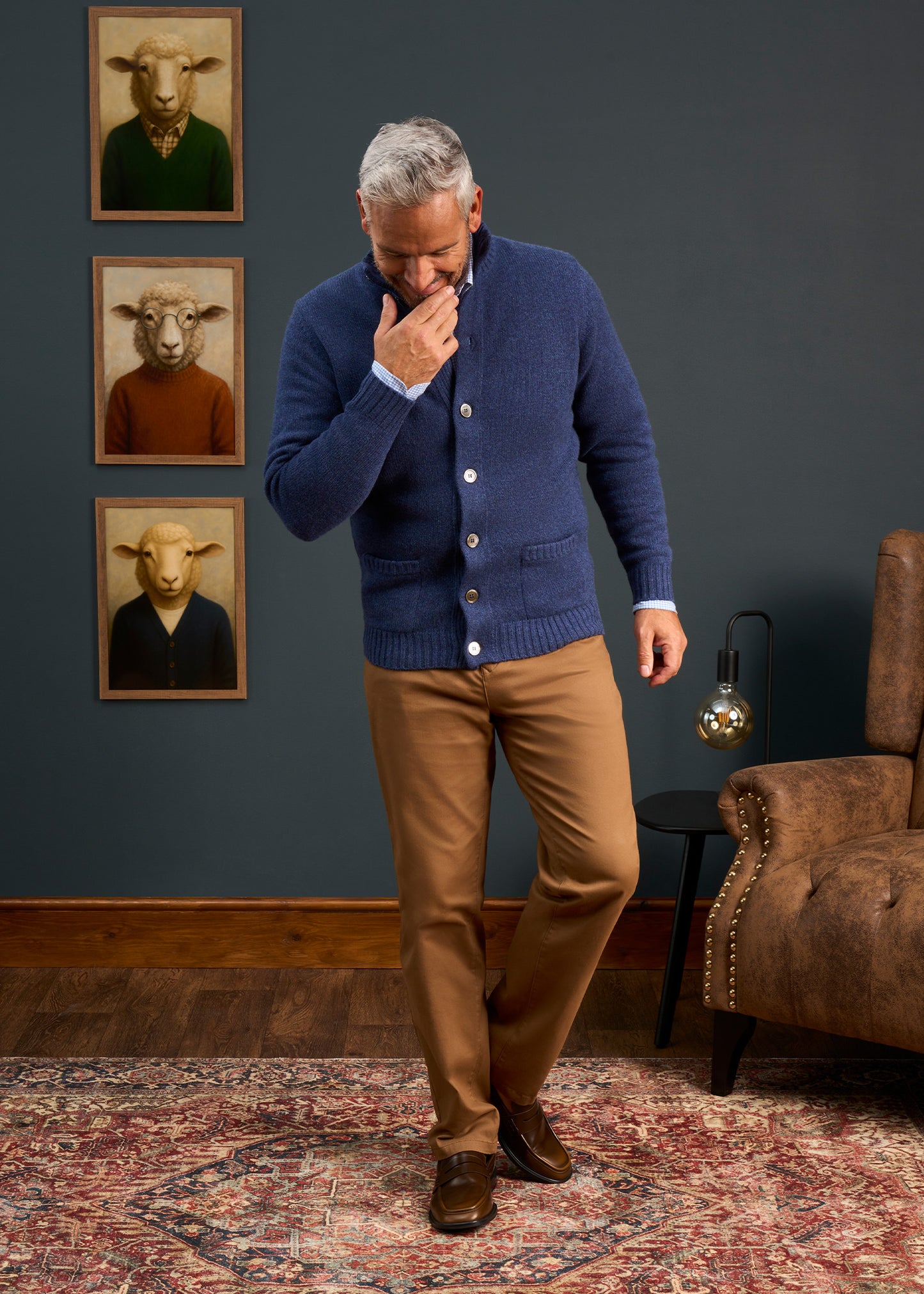 Landford Herrenpullover aus Lammwolle mit Knöpfen in Rhapsodie – normale Passform
