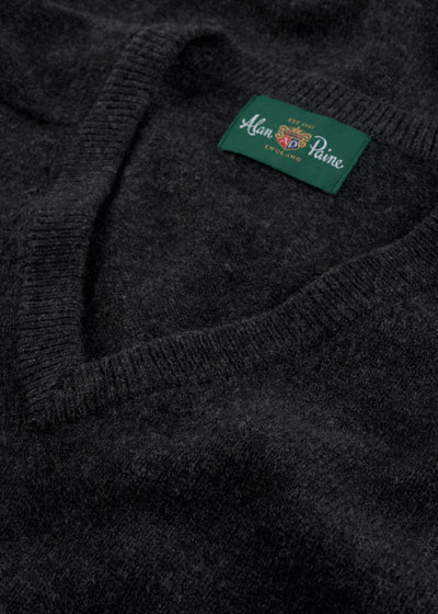 Men's Lambswool Vee Neck Jumper in Charcoal