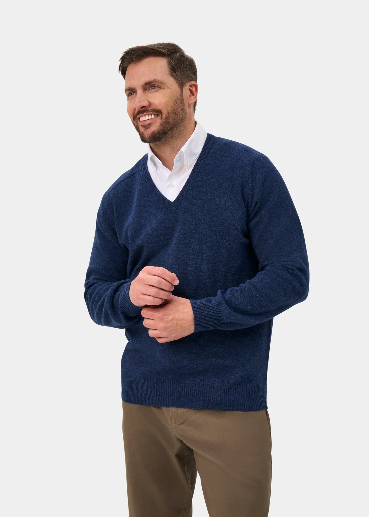 Hampshire Lambswool V-Neck Jumper In Rhapsody - Classic Fit