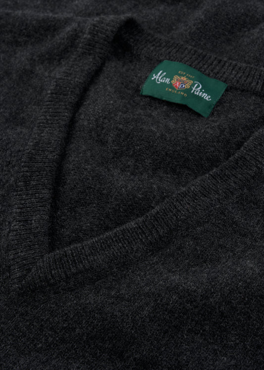 Men's Lambswool Slipover Vee Neck Jumper in Charcoal