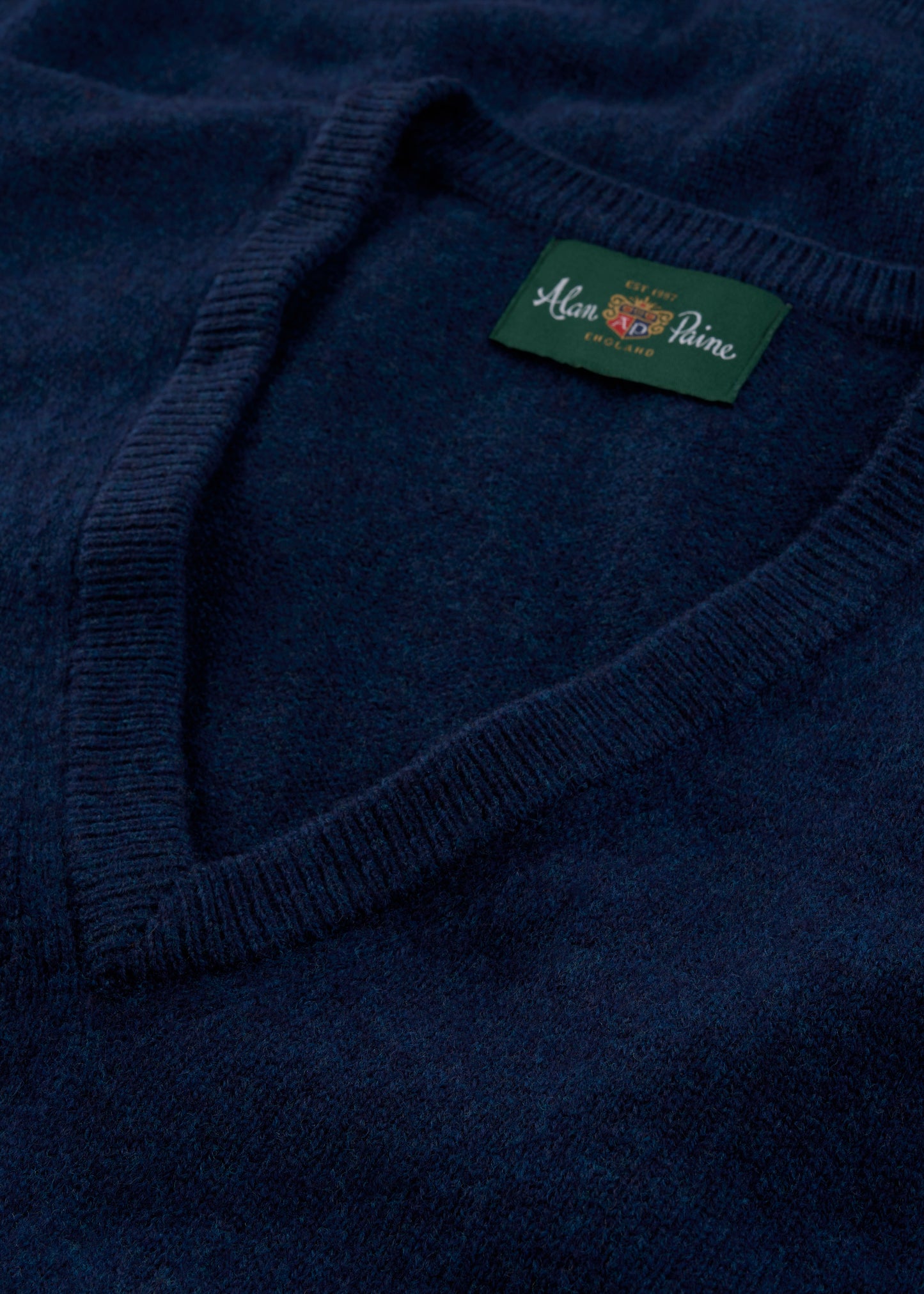 Men's Lambswool Slipover Vee Neck Jumper in Indigo