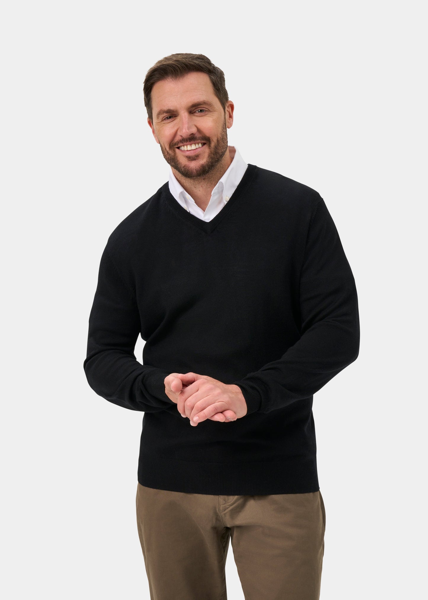 Millbreck Merino Wool V-Neck Jumper In Black - Regular Fit