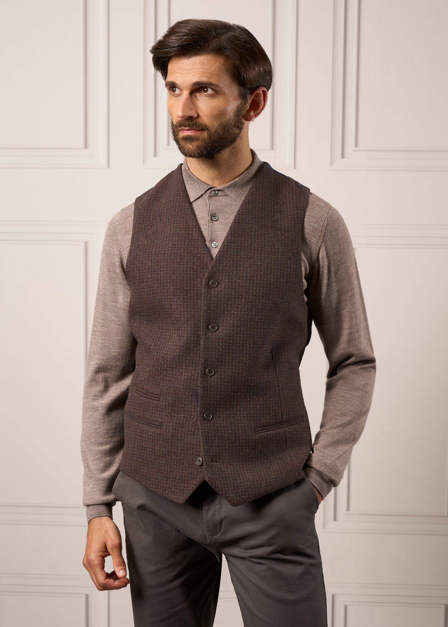 Hindhead Herren-Poloshirt aus Merinowolle in Pilz – normale Passform