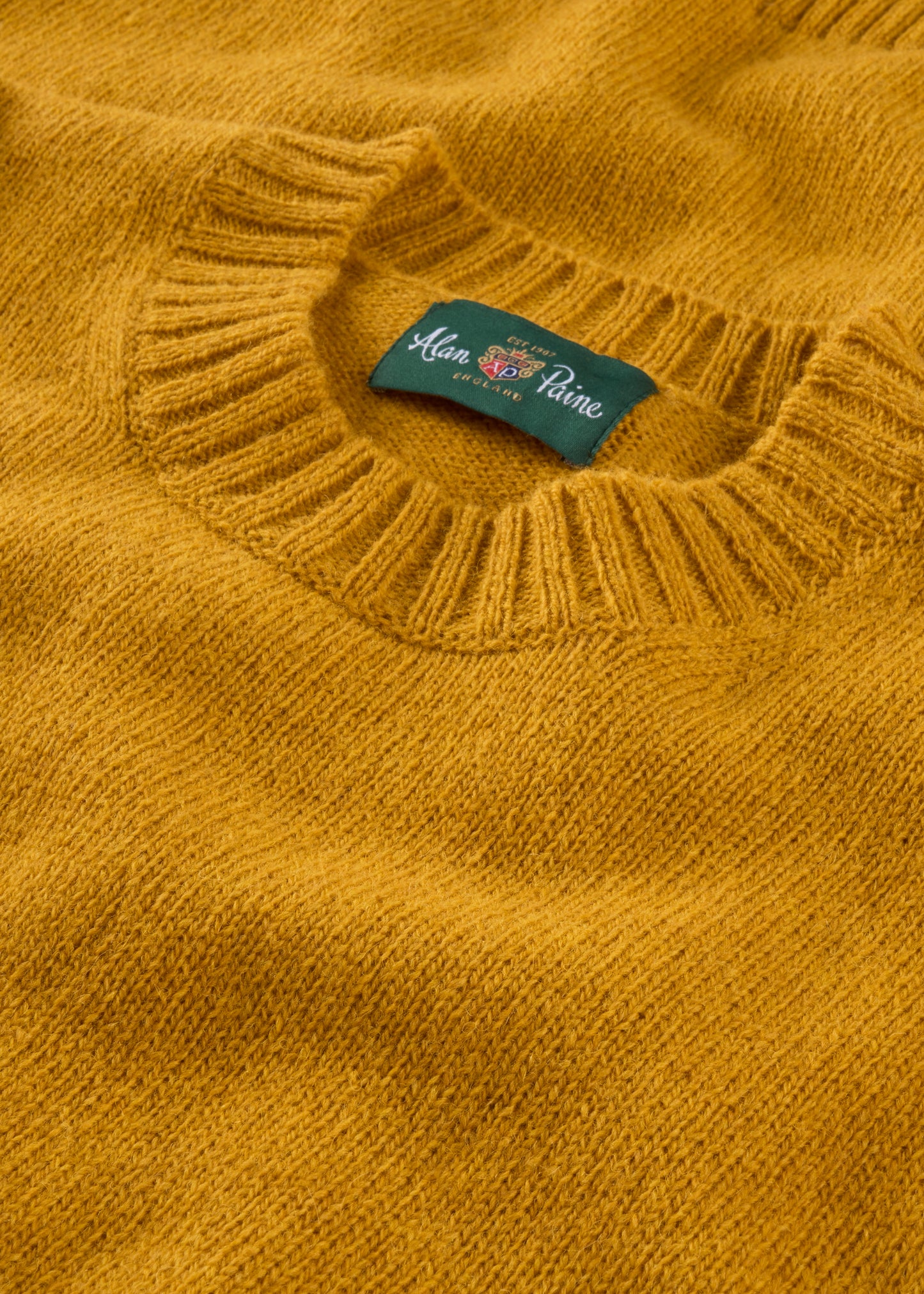 Men's Shetland Wool Crew Neck Jumper in Old Gold