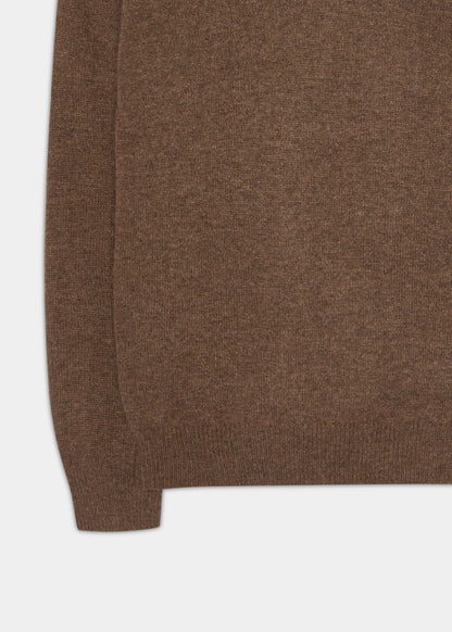 Kilsyth Herren-Lammwollpullover in Tabak – normale Passform